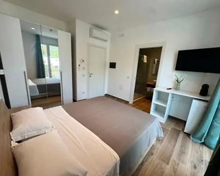 Petrarca - Camere&suites 3*