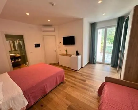 Petrarca - Camere&suites Гостевой дом