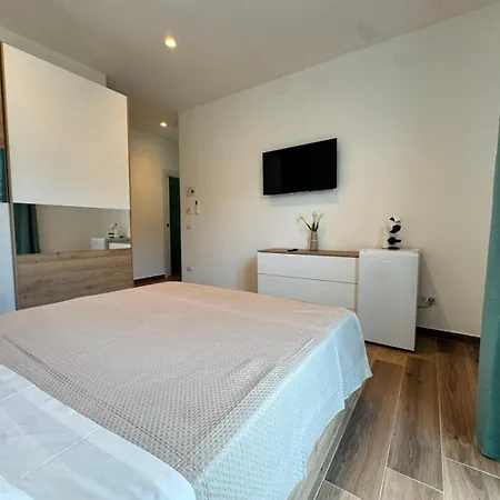 Petrarca - Camere&suites 3*