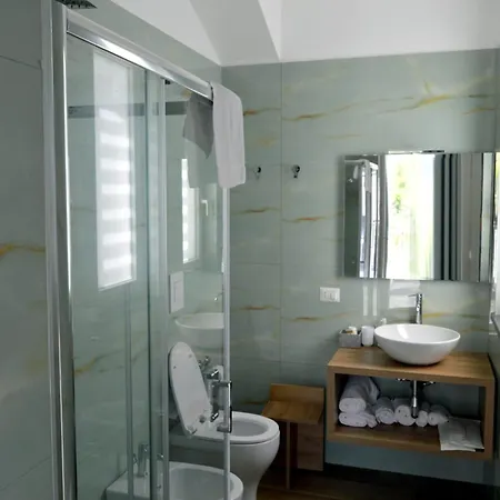 Petrarca - Camere&suites Triflisco