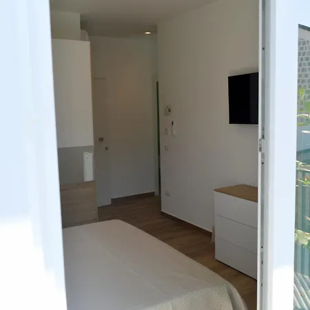 Гостевой дом Petrarca - Camere&suites