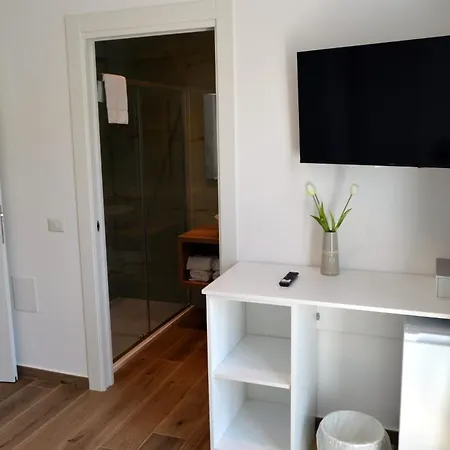 Гостевой дом Petrarca - Camere&suites Triflisco