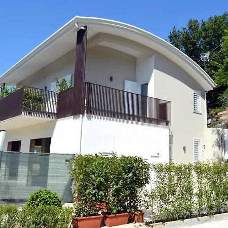 Гостевой дом Petrarca - Camere&suites Triflisco